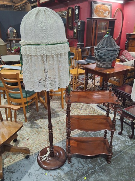 Lot 115 - WHAT NOT AND LAMP