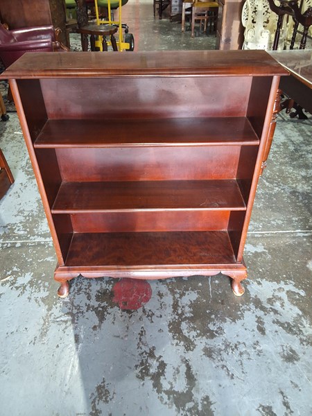 Lot 222 - BOOKSHELF