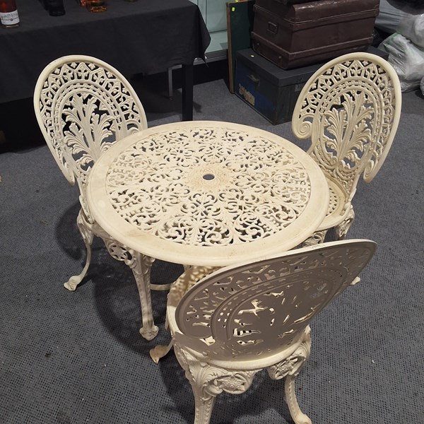 Lot 354 - PATIO SET