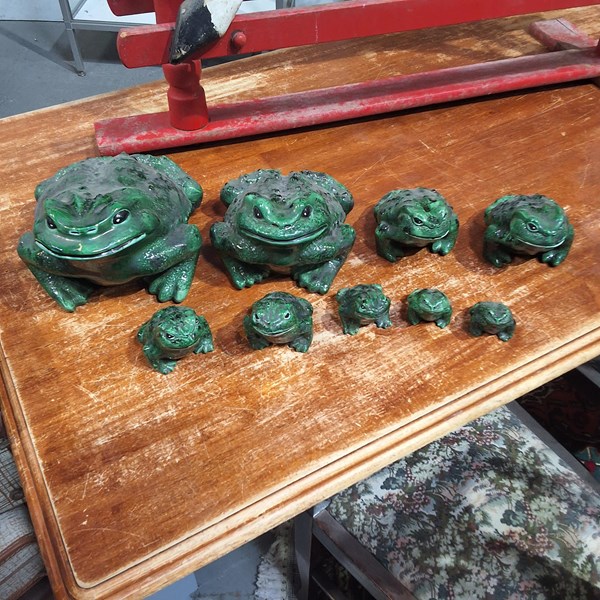 Lot 394 - GREEN TOADS