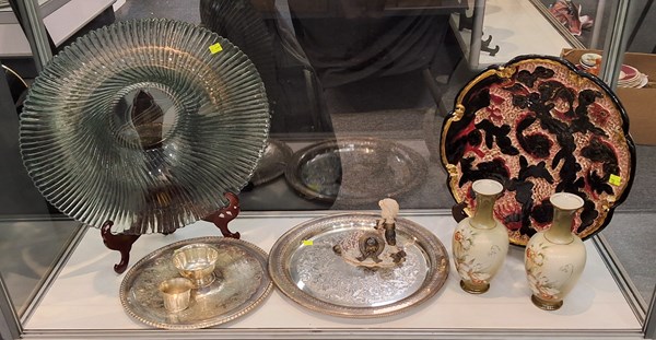Lot 1432 - DECORATIVE HOMEWARES