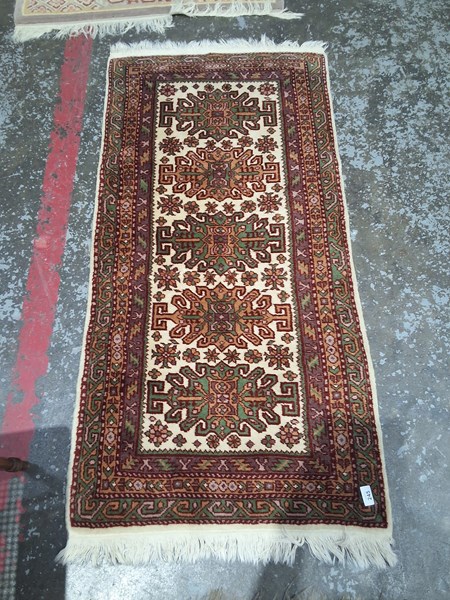 Lot 245 - RUG