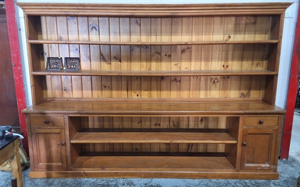 Lot 482 - LARGE DRESSER