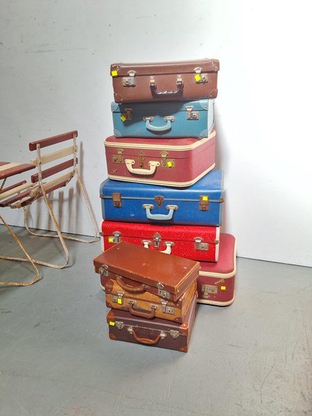 Lot 220 - SUITCASES