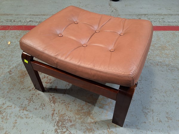 Lot 33 - FOOT STOOL