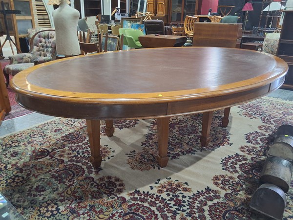 Lot 356 - DINING TABLE