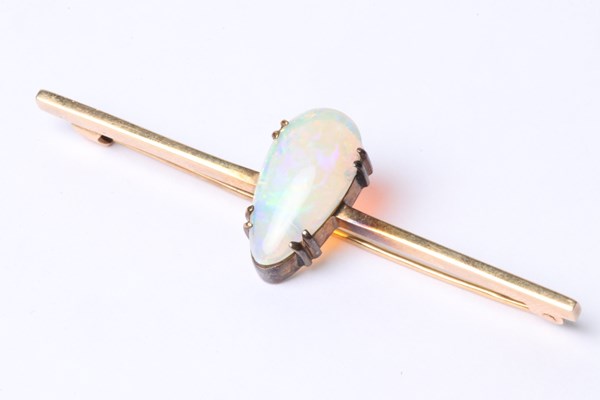 Lot 1017 - BROOCH