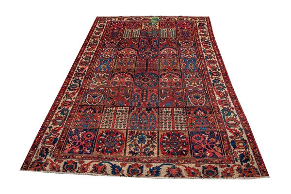 Lot 28 - PERSIAN BAKHTIYARI RUG