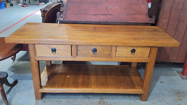 Lot 292 - CONSOLE TABLE