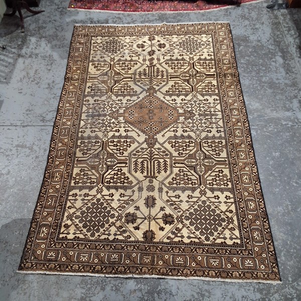 Lot 539 - PERSIAN RUG