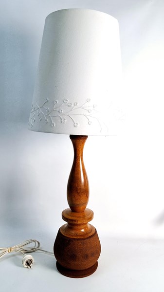 Lot 1445 - TABLE LAMP