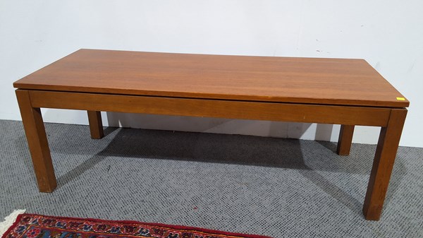Lot 214 - COFFEE TABLE