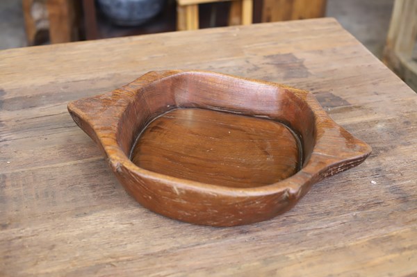 Lot 219 - TIMBER PARAT BOWL