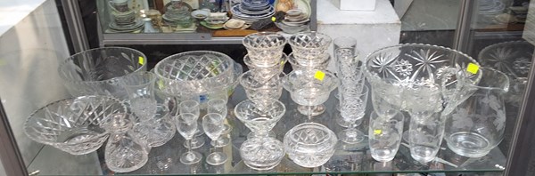 Lot 1474 - GLASSWARE