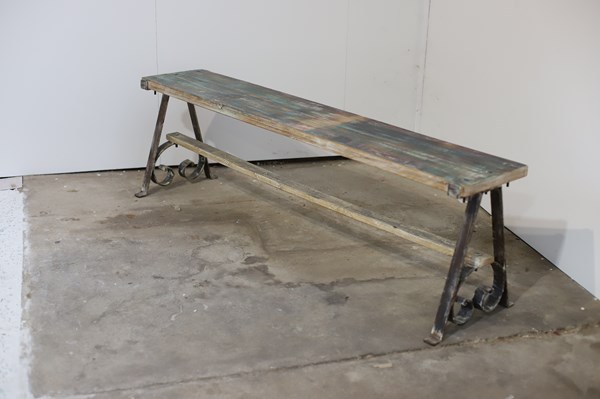Lot 195 - BENCH