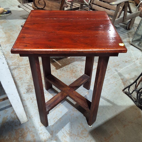 Lot 243 - LAMP TABLE