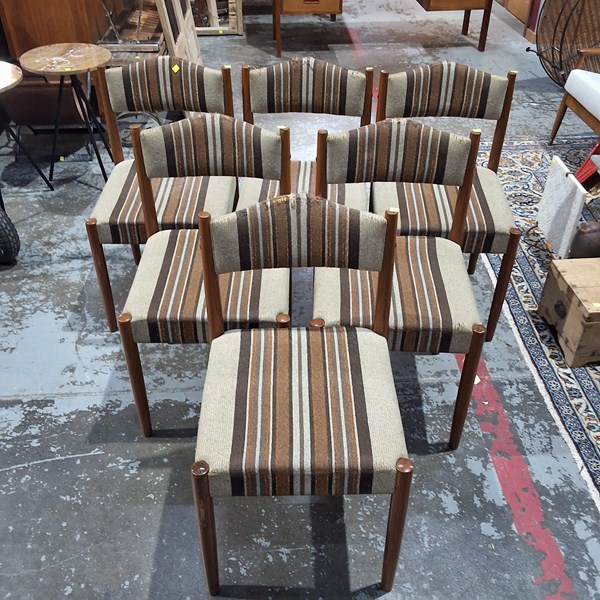 Lot 202 - DINING CHAIRS