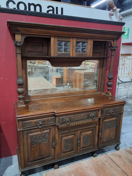 Lot 14 - SIDEBOARD