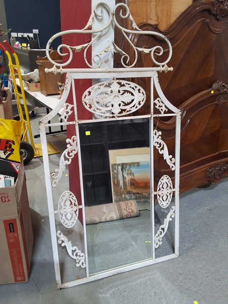 Lot 379 - MIRROR