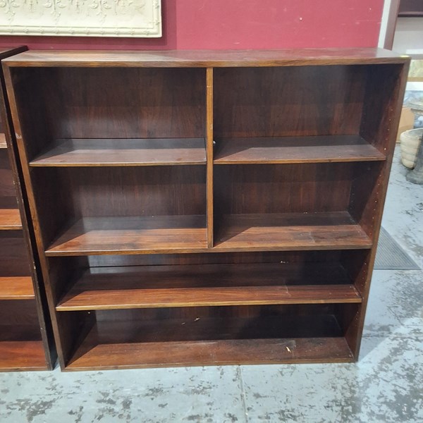 Lot 16 - BOOKSHELF