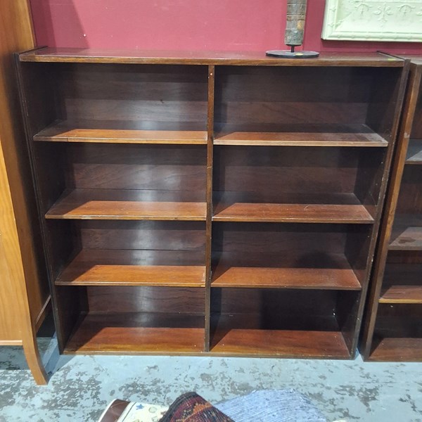 Lot 39 - BOOKSHELF