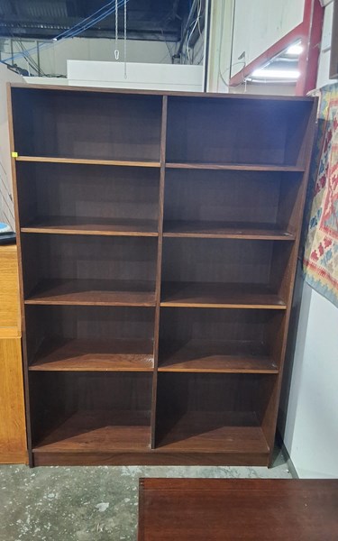 Lot 14 - BOOKSHELF