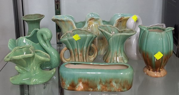 Lot 1447 - POTTERY