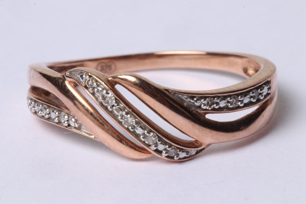 Lot 1023 - RING