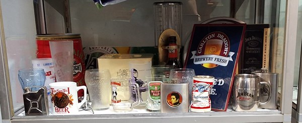 Lot 1722 - BAR ROOM COLLECTABLES