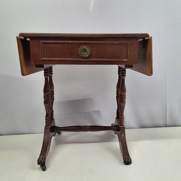 Lot 618 - SIDE TABLE
