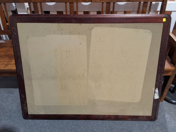 Lot 501 - PIN UP BOARD