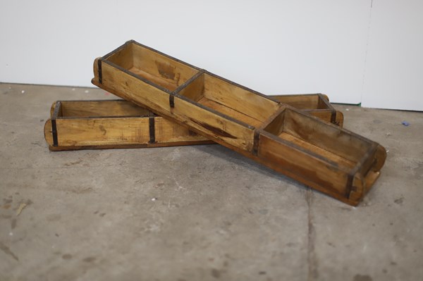 Lot 192 - PLANTERS