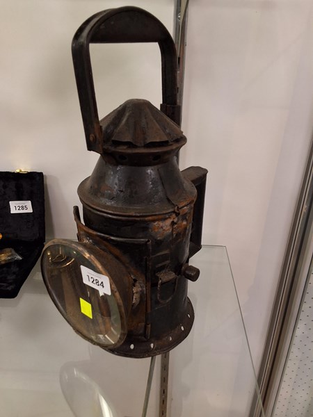 Lot 1532 - RAIL LAMP