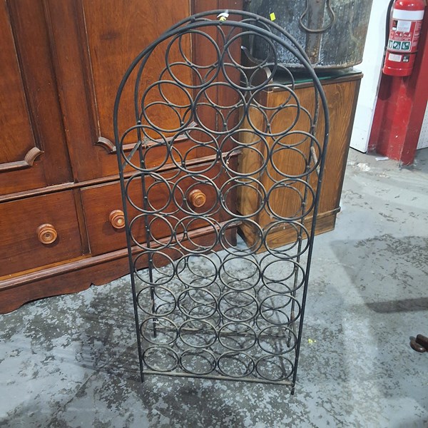 Lot 555 - WINE RACK