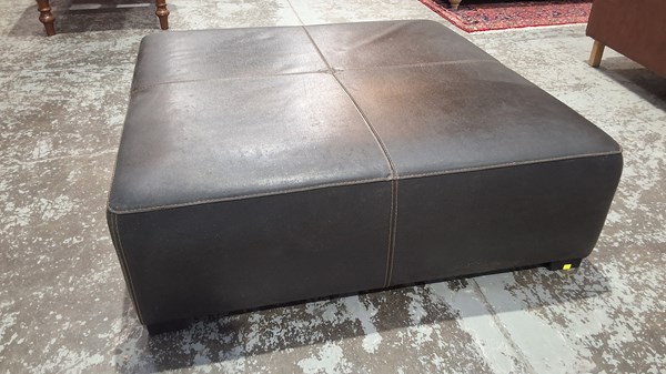 Lot 522 - DOMO OTTOMAN