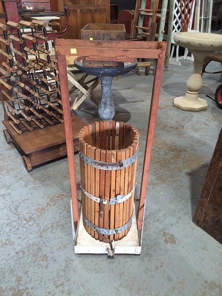Lot 382 - WINE PRESS