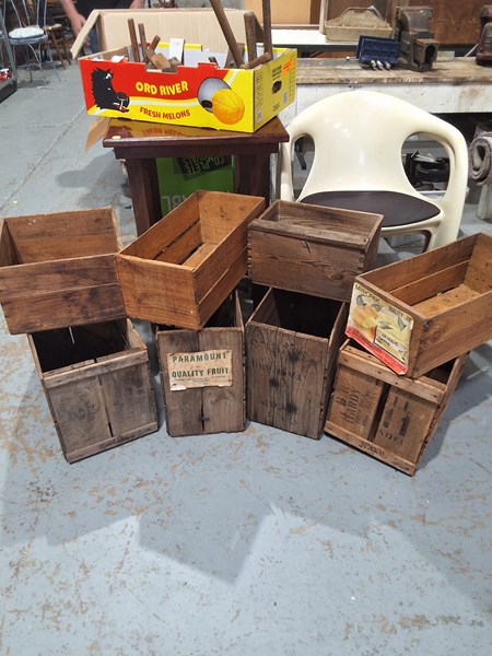 Lot 605 - CRATES