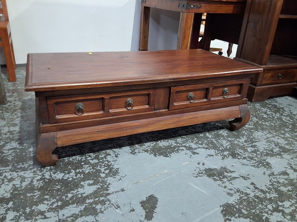 Lot 188 - COFFEE TABLE