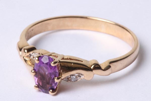 Lot 1022 - RING