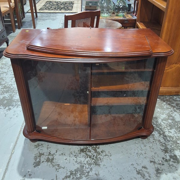 Lot 152 - TELEVISION CABINET