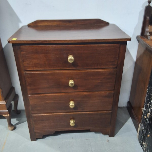 Lot 336 - CHEST OF DRAWERS