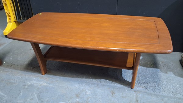 Lot 35 - COFFEE TABLE