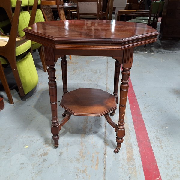 Lot 283 - OCCASIONAL TABLE