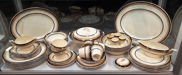 Lot 1406 - DINNER SERVICE