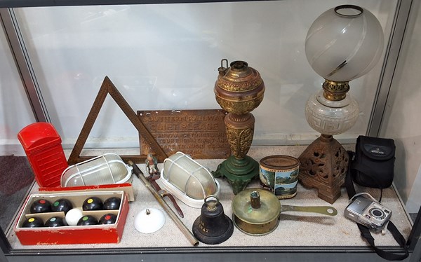 Lot 1727 - RUSTIC SUNDRIES