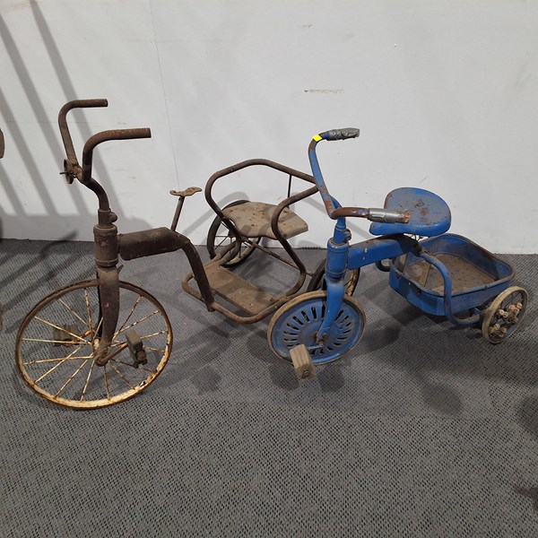 Lot 353 - TRICYCLES