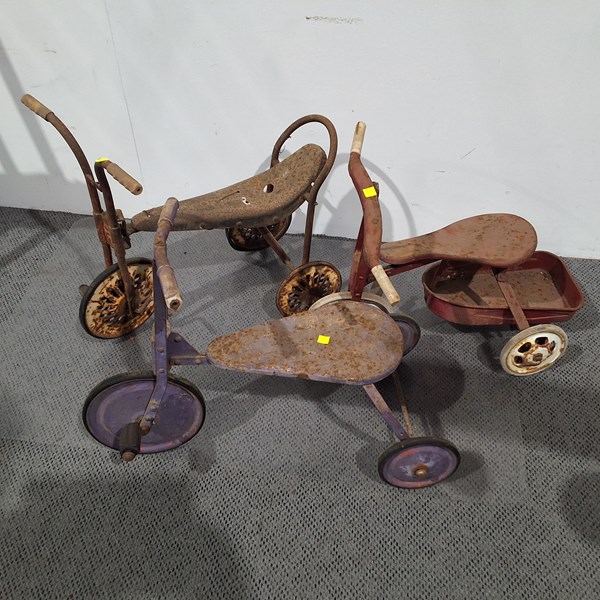 Lot 340 - TRICYCLES