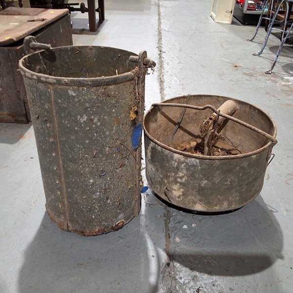 Lot 357 - BUCKETS