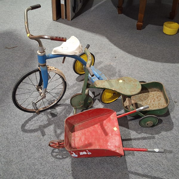 Lot 530 - TRICYCLES