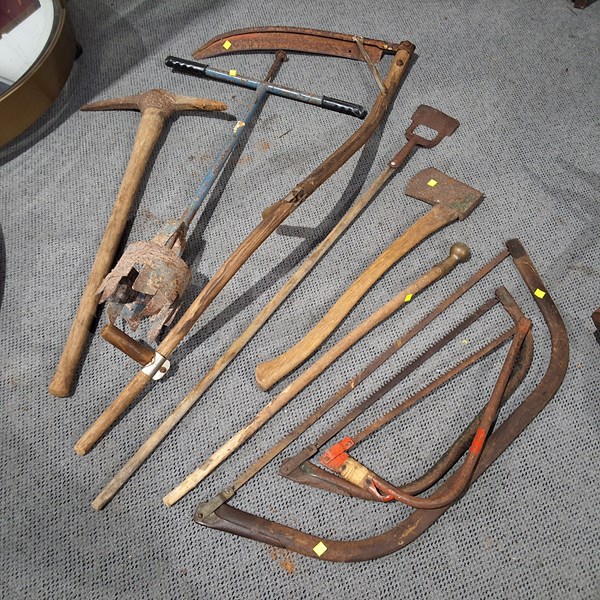 Lot 531 - FARM TOOLS